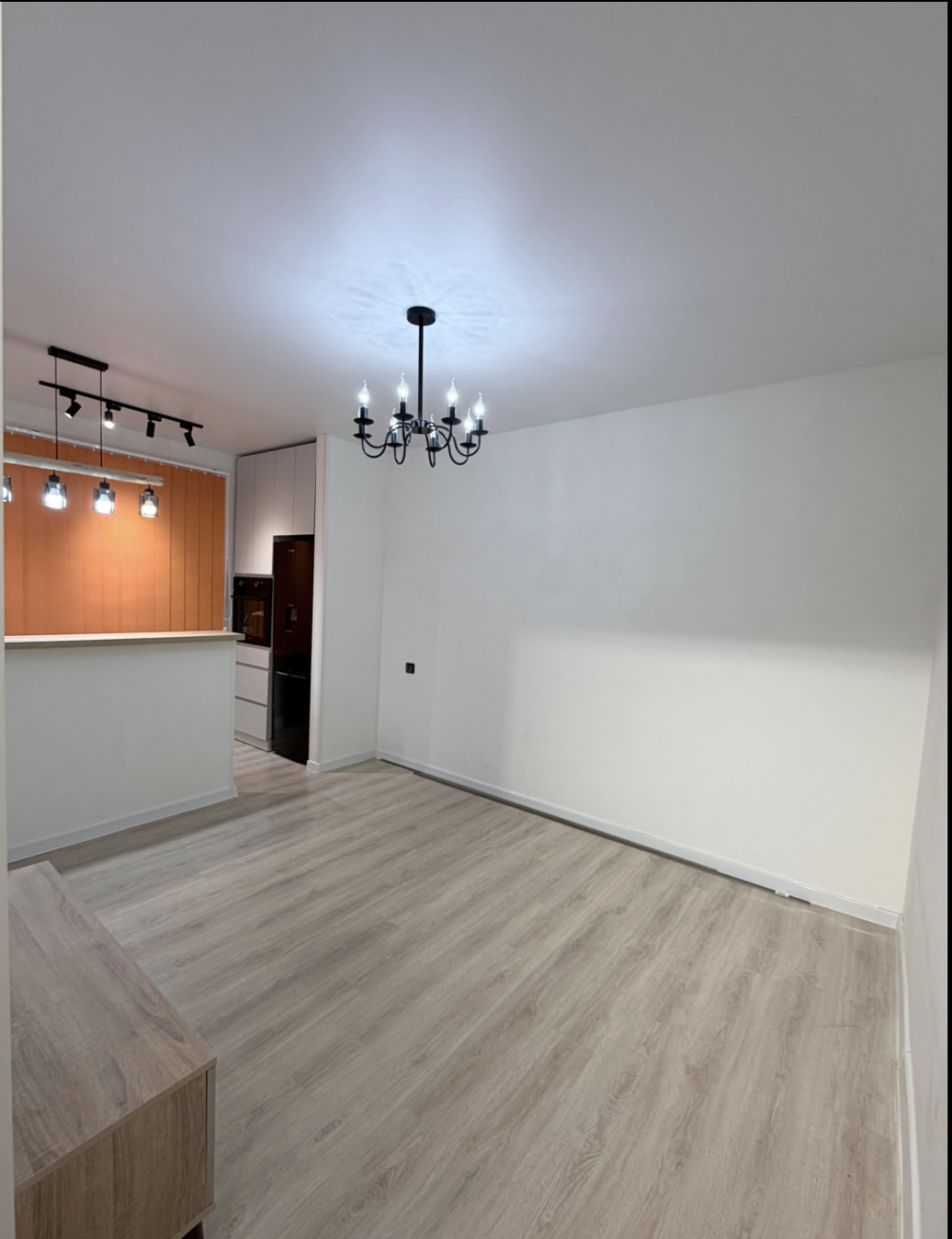 იყიდება 2 ოთახიანი ბინა დიღმის მასივში